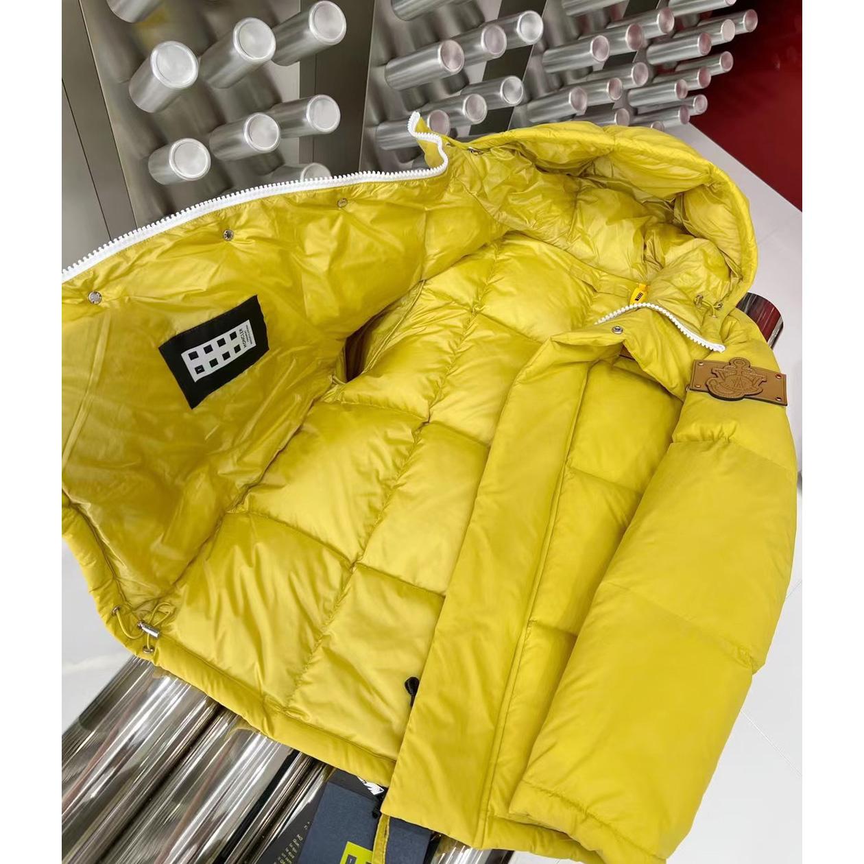 Moncler Wintefold Short Down Jacket - DesignerGu