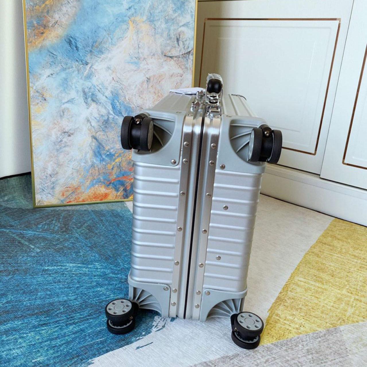 Rimowa check-In M Luggage - DesignerGu