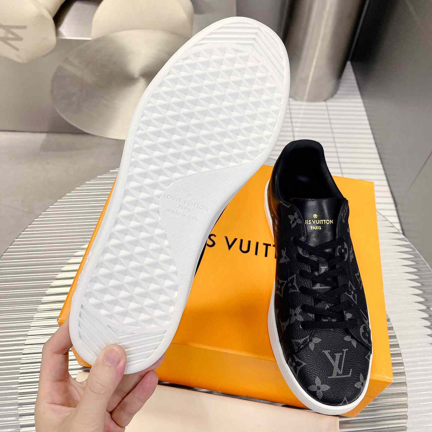 Louis Vuitton Luxembourg Samothrace Sneakers     1A4PAT - DesignerGu