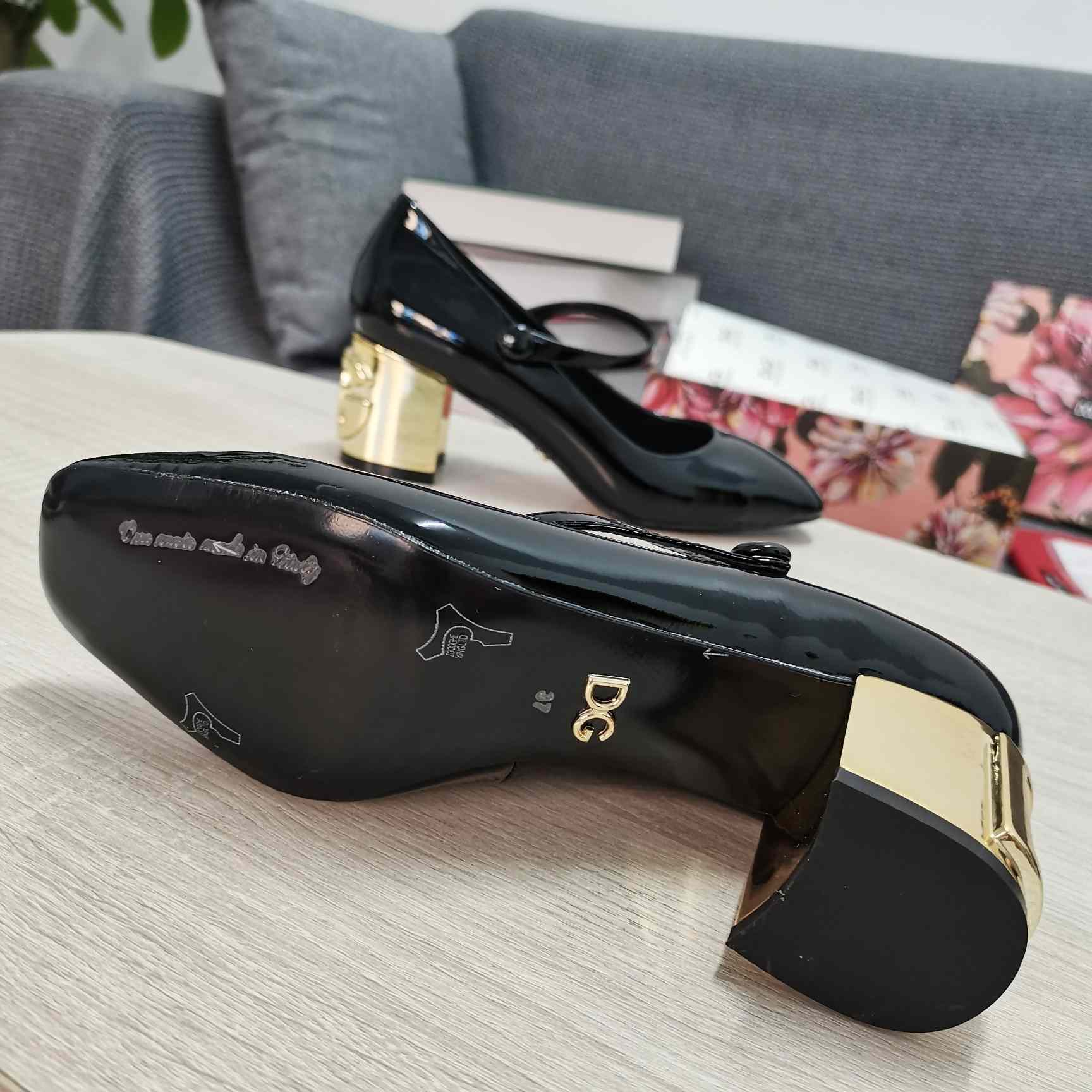 Dolce & Gabbana Patent Leather Slingbacks With DG Karol Heel - DesignerGu