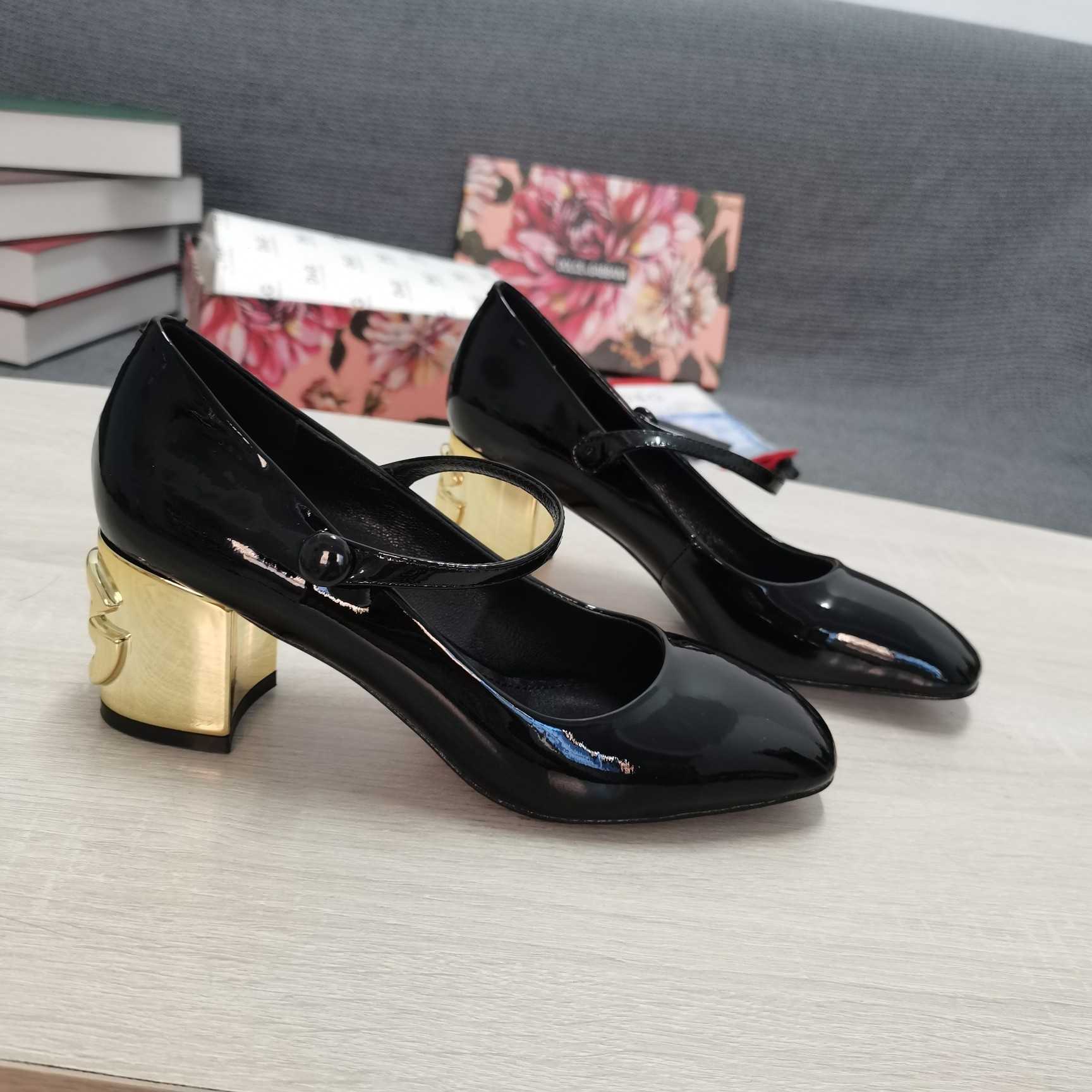 Dolce & Gabbana Patent Leather Slingbacks With DG Karol Heel - DesignerGu