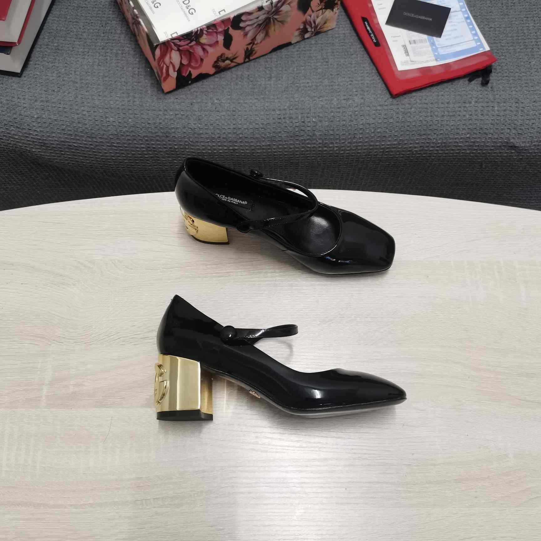 Dolce & Gabbana Patent Leather Slingbacks With DG Karol Heel - DesignerGu