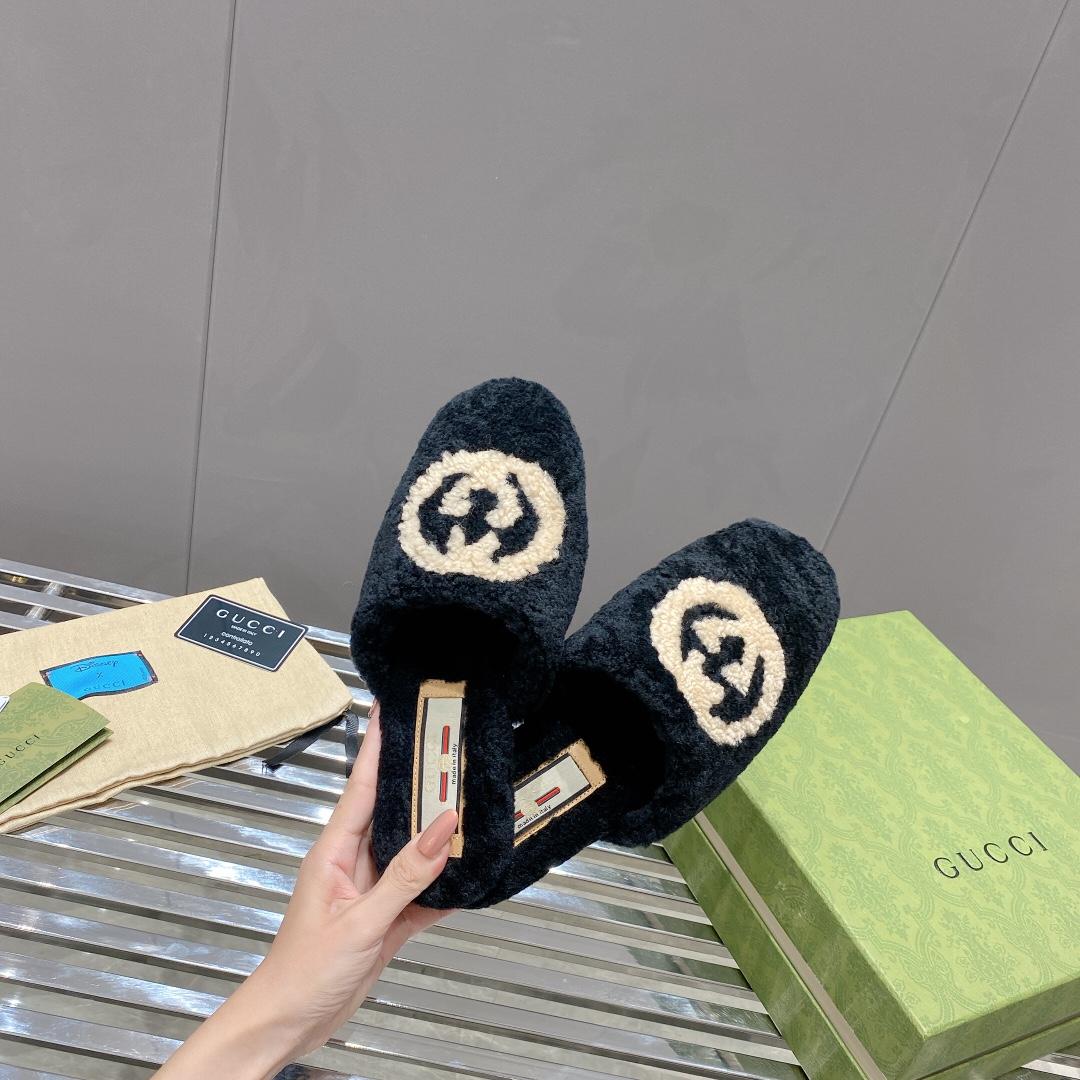 Gucci Women's Slippers With Interlocking G - DesignerGu