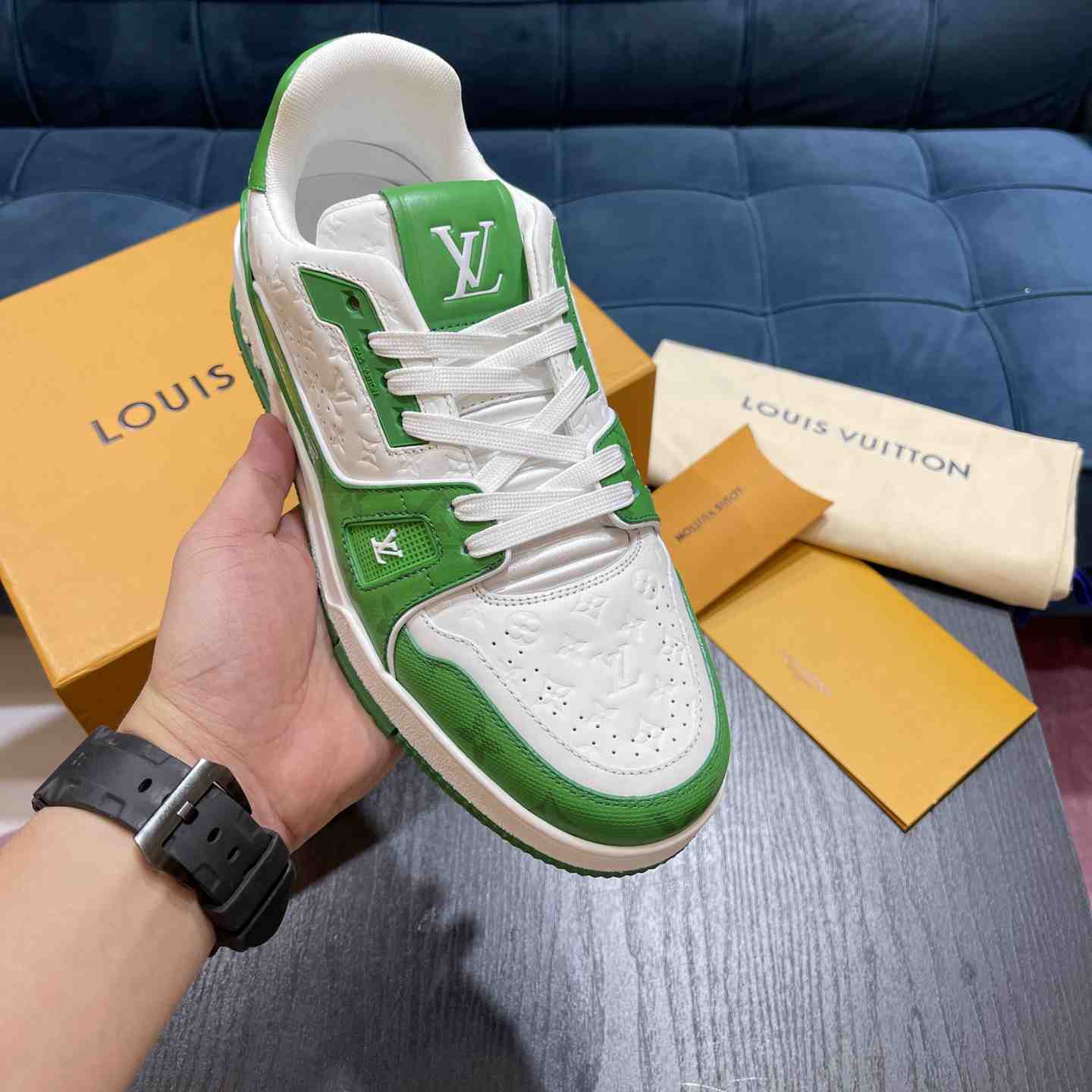 Louis Vuitton LV Trainer Sneaker       1AASJ2 - DesignerGu