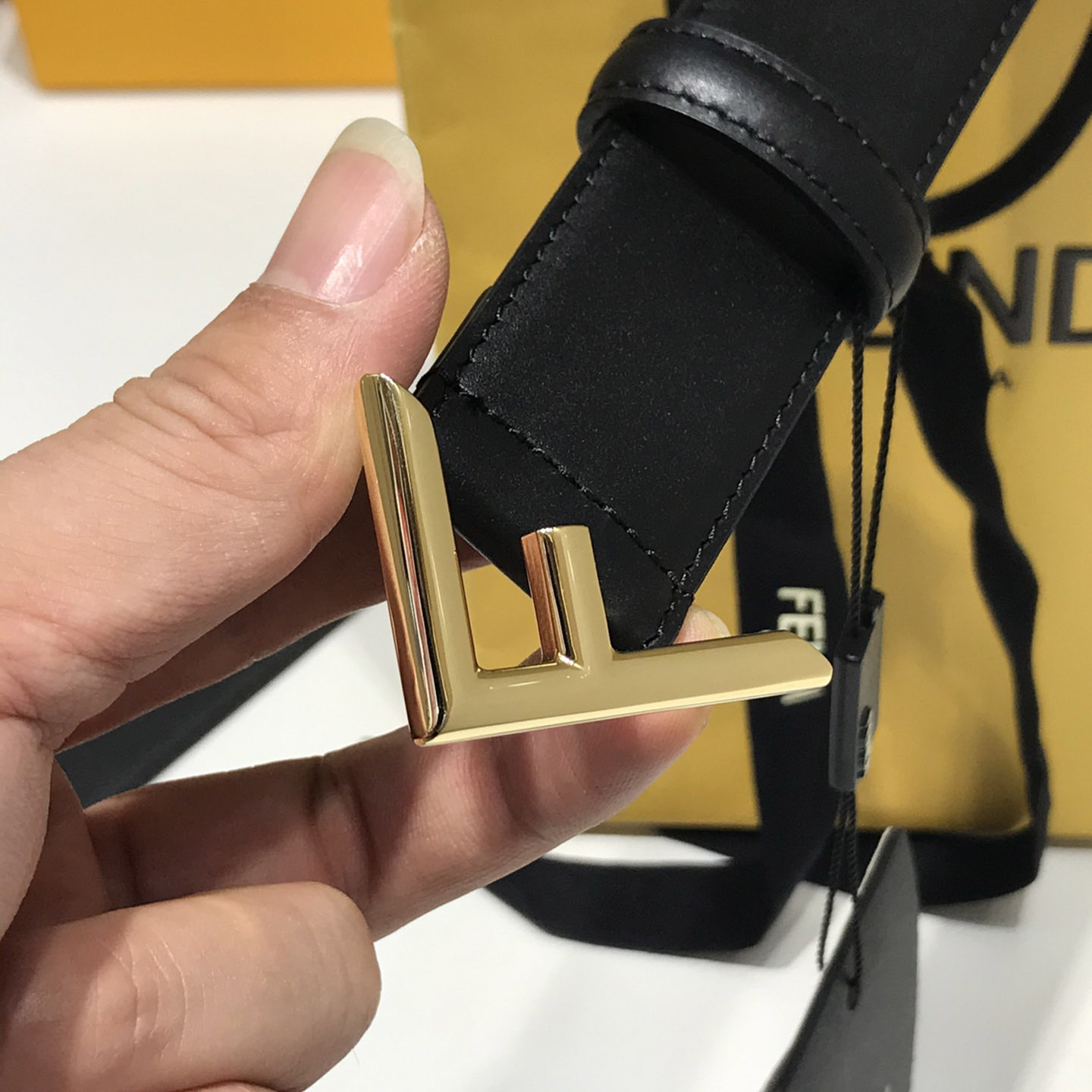 Fendi Black Leather Belt - DesignerGu