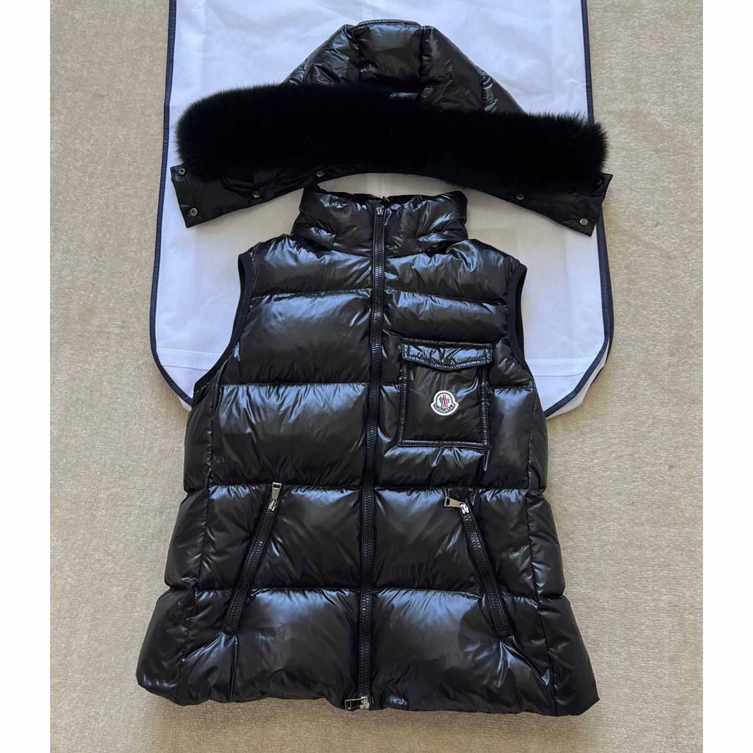 Moncler Bairon Faux-Fur-Trim Vest - DesignerGu