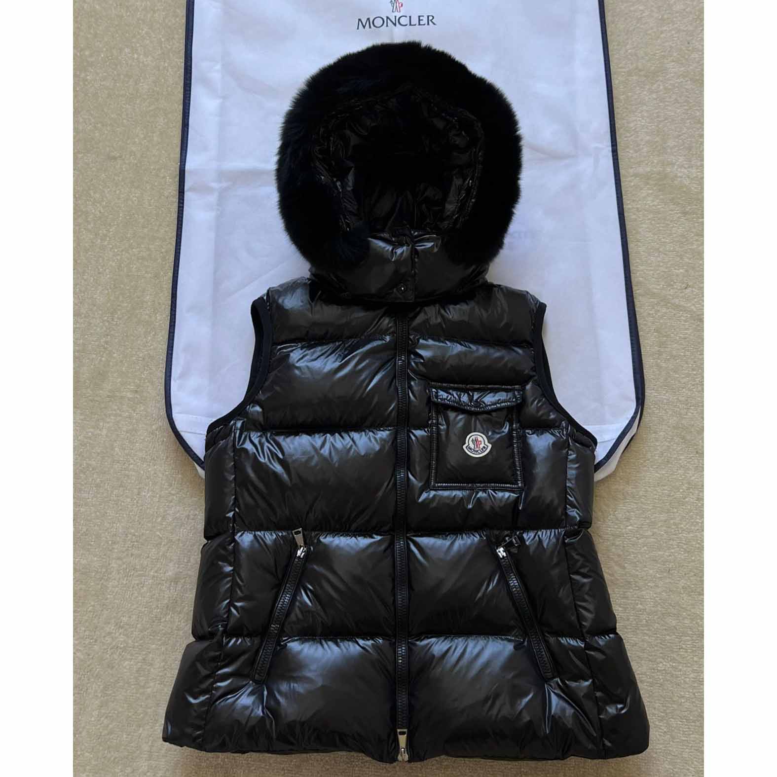 Moncler Bairon Faux-Fur-Trim Vest - DesignerGu