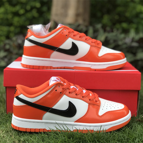 Nike WMNS SB Dunk Low ESS