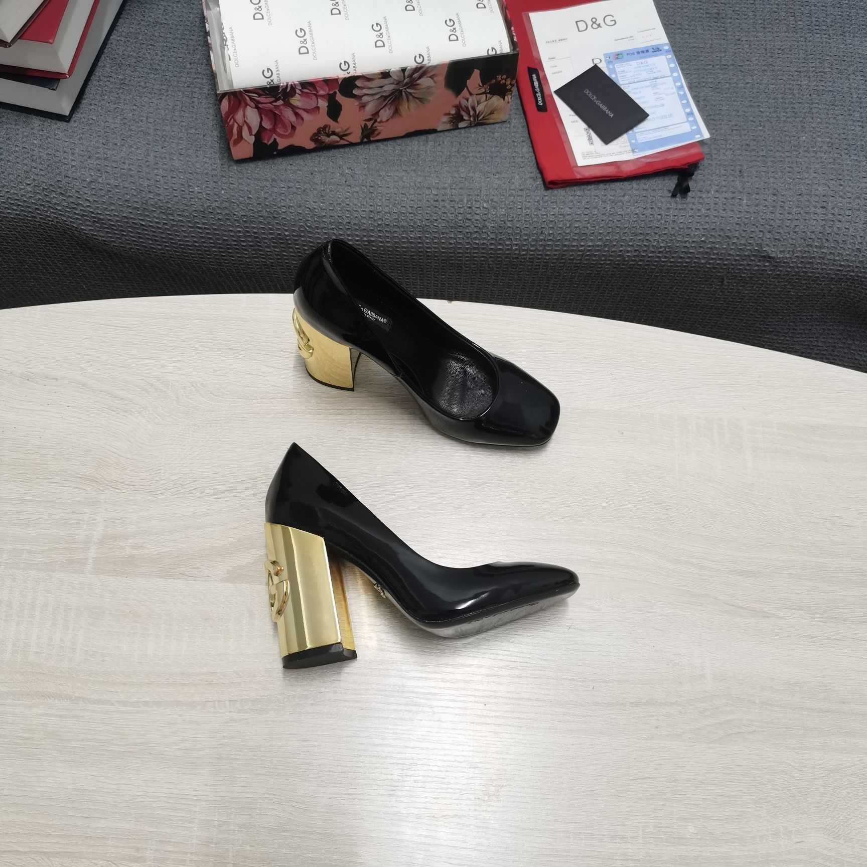 Dolce & Gabbana Patent Leather Pumps With DG Karol Heel - DesignerGu