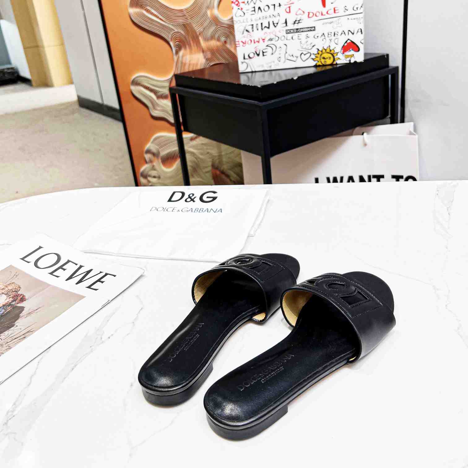 Dolce & Gabbana  DG Logo Leather  Sandal - DesignerGu