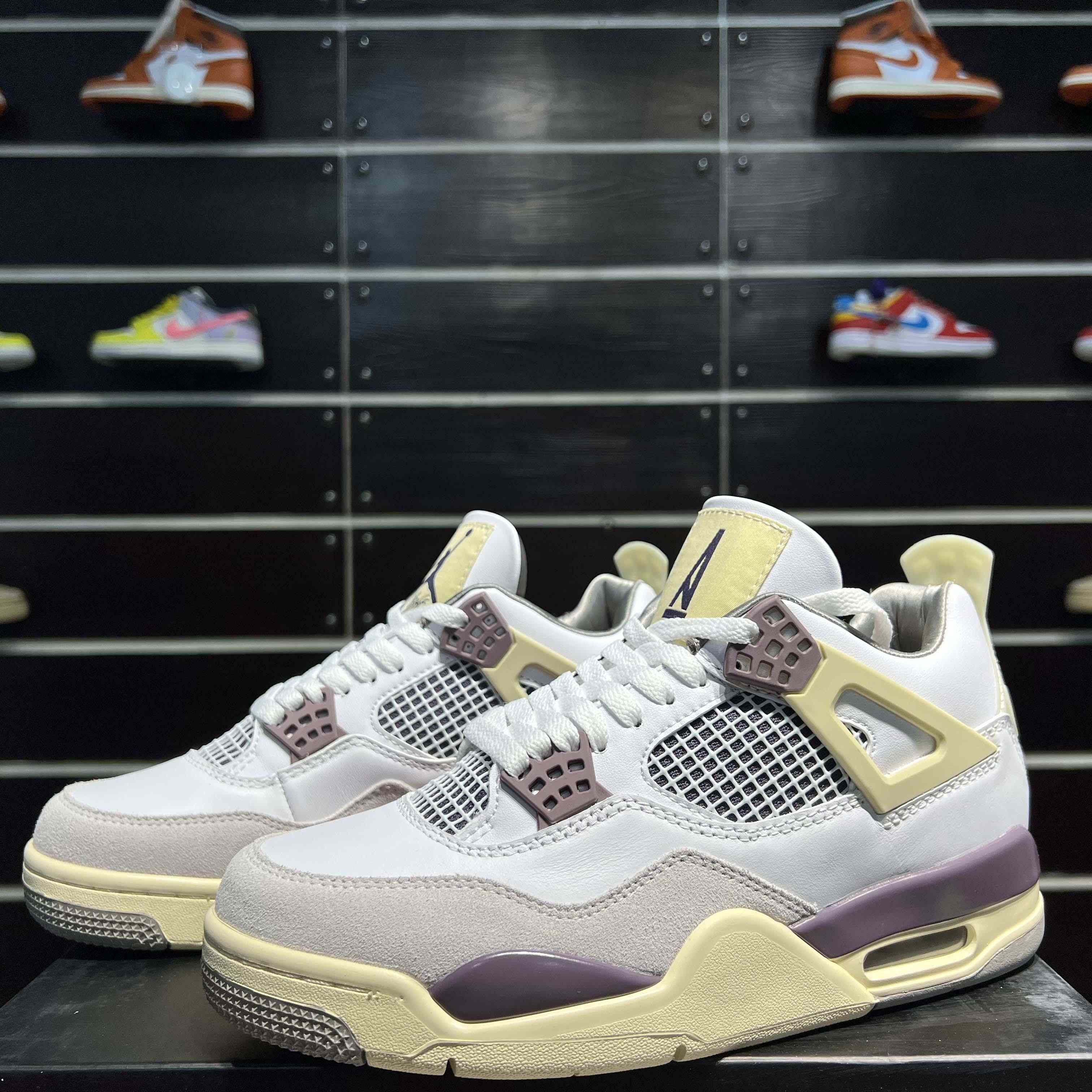 Air Jordan 4 Retro 