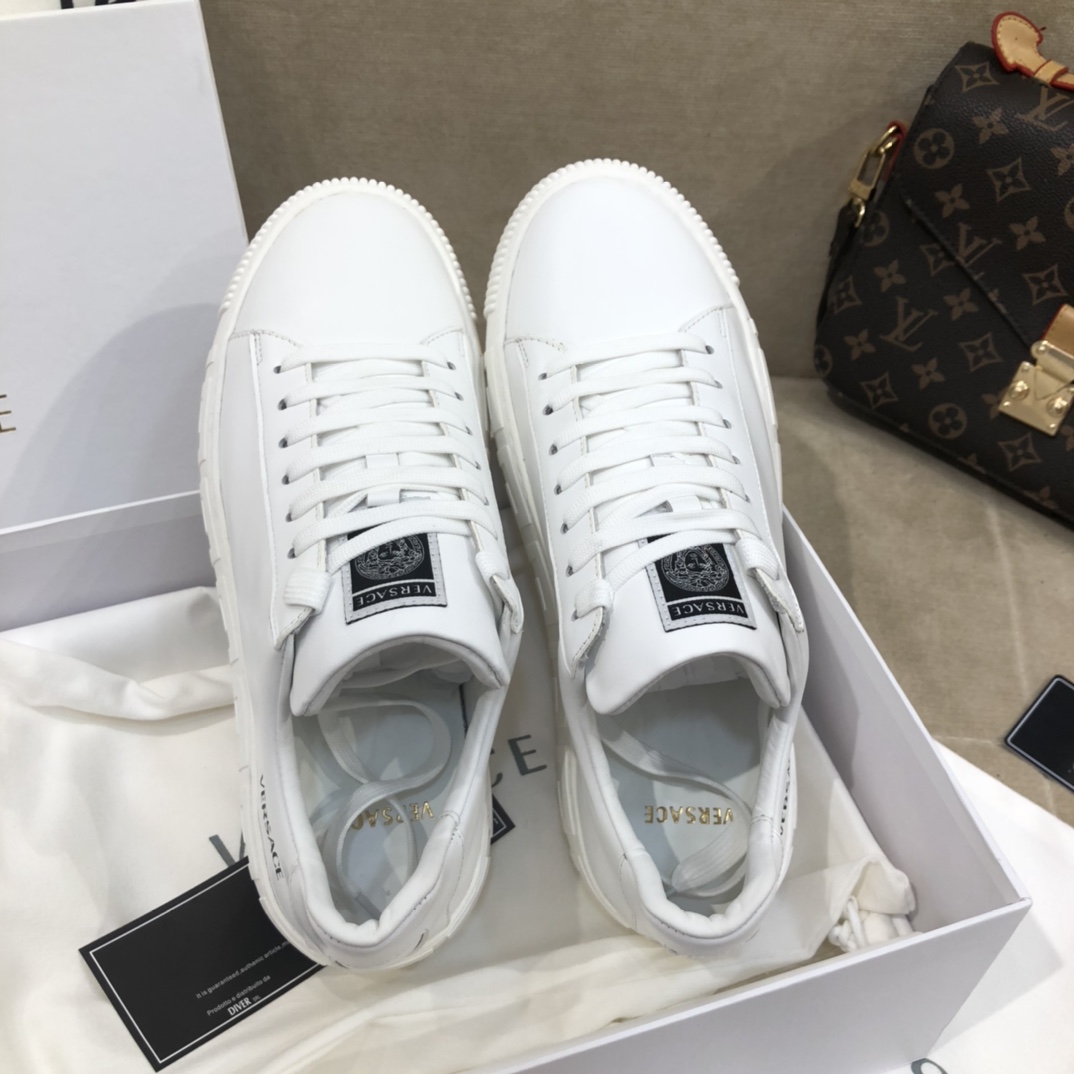 Versace La Greca Lace-Up Sneakers - DesignerGu