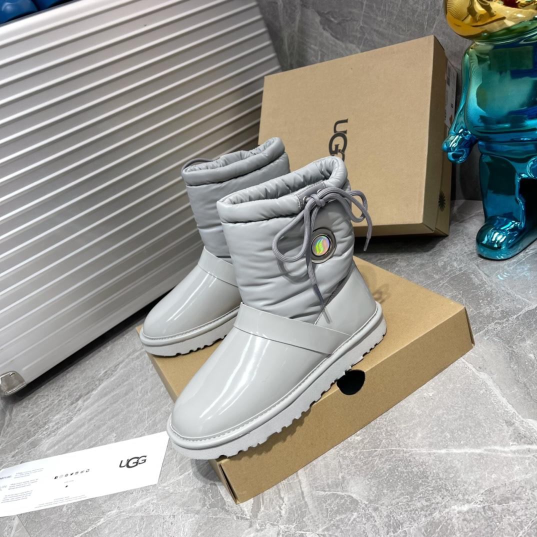 Ugg Logo Boots - DesignerGu