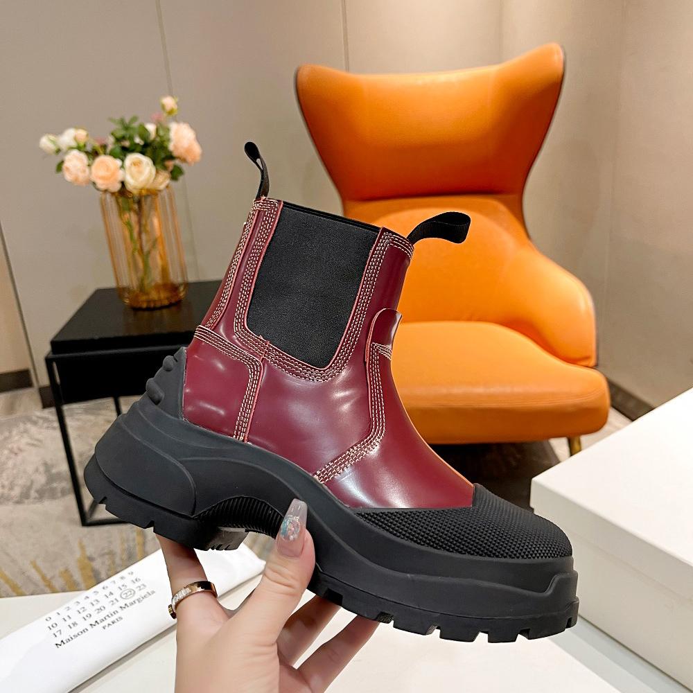 Maison Margiela Leather Chelsea Boots - DesignerGu