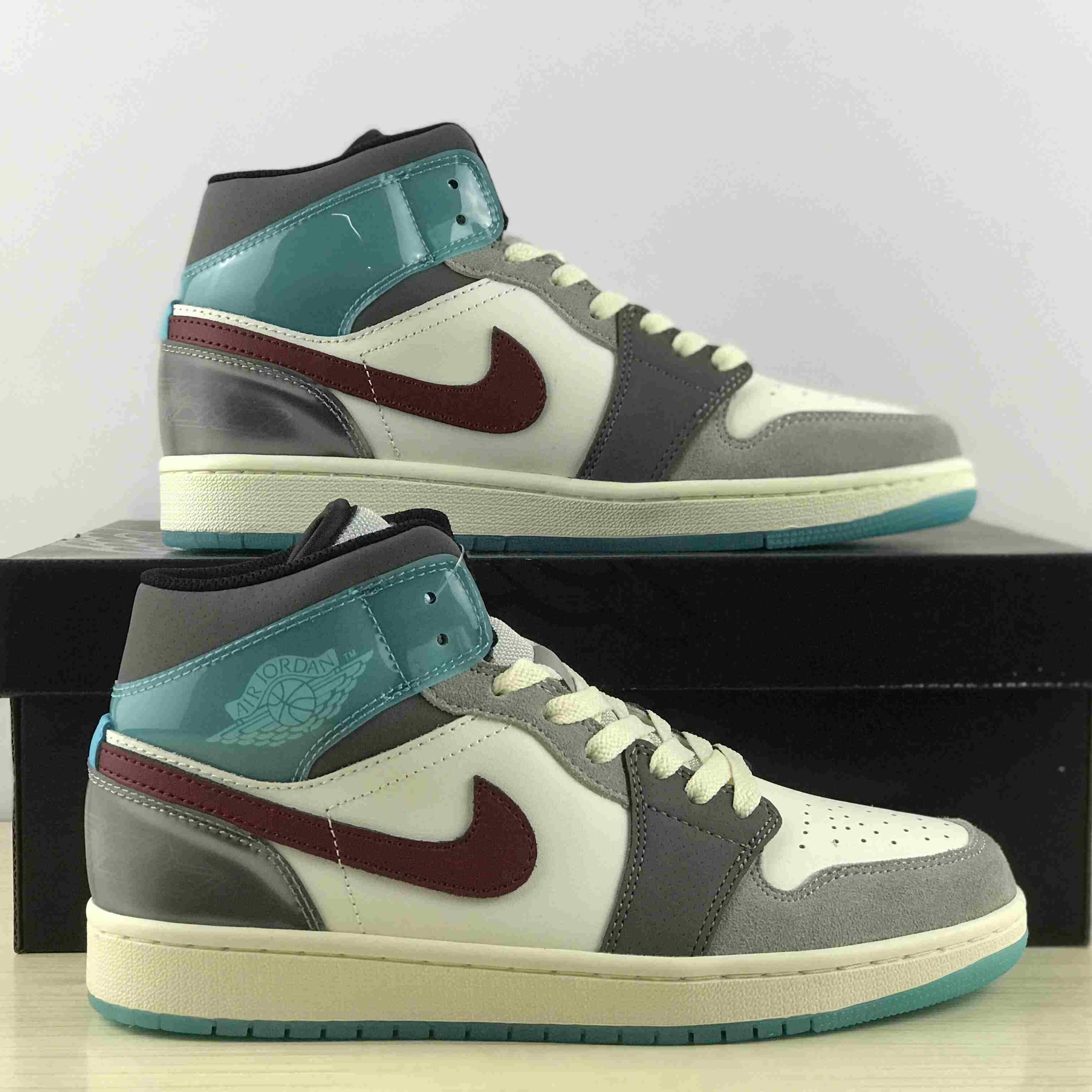 Air Jordan 1 Mid SE Sneaker     - DesignerGu