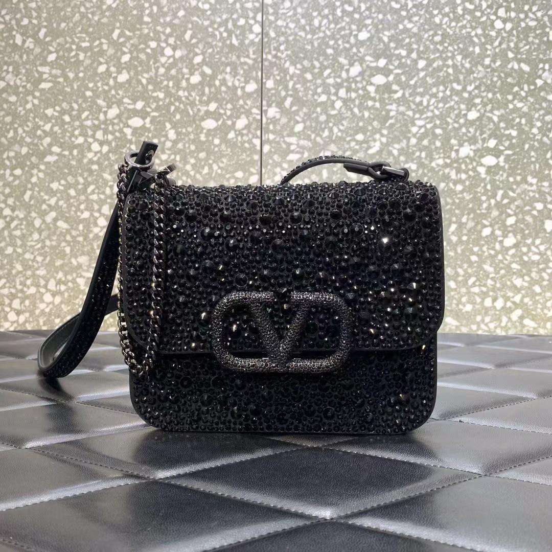 Valenti Vlogo Shoulder Bag - DesignerGu