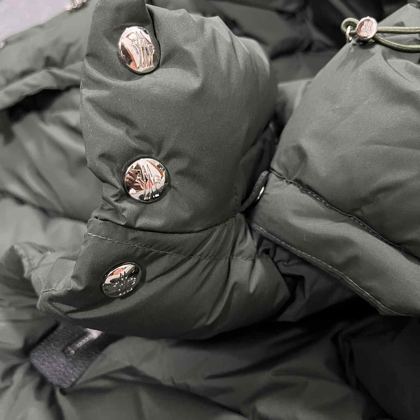 Moncler Bauges Short Down Jacket - DesignerGu