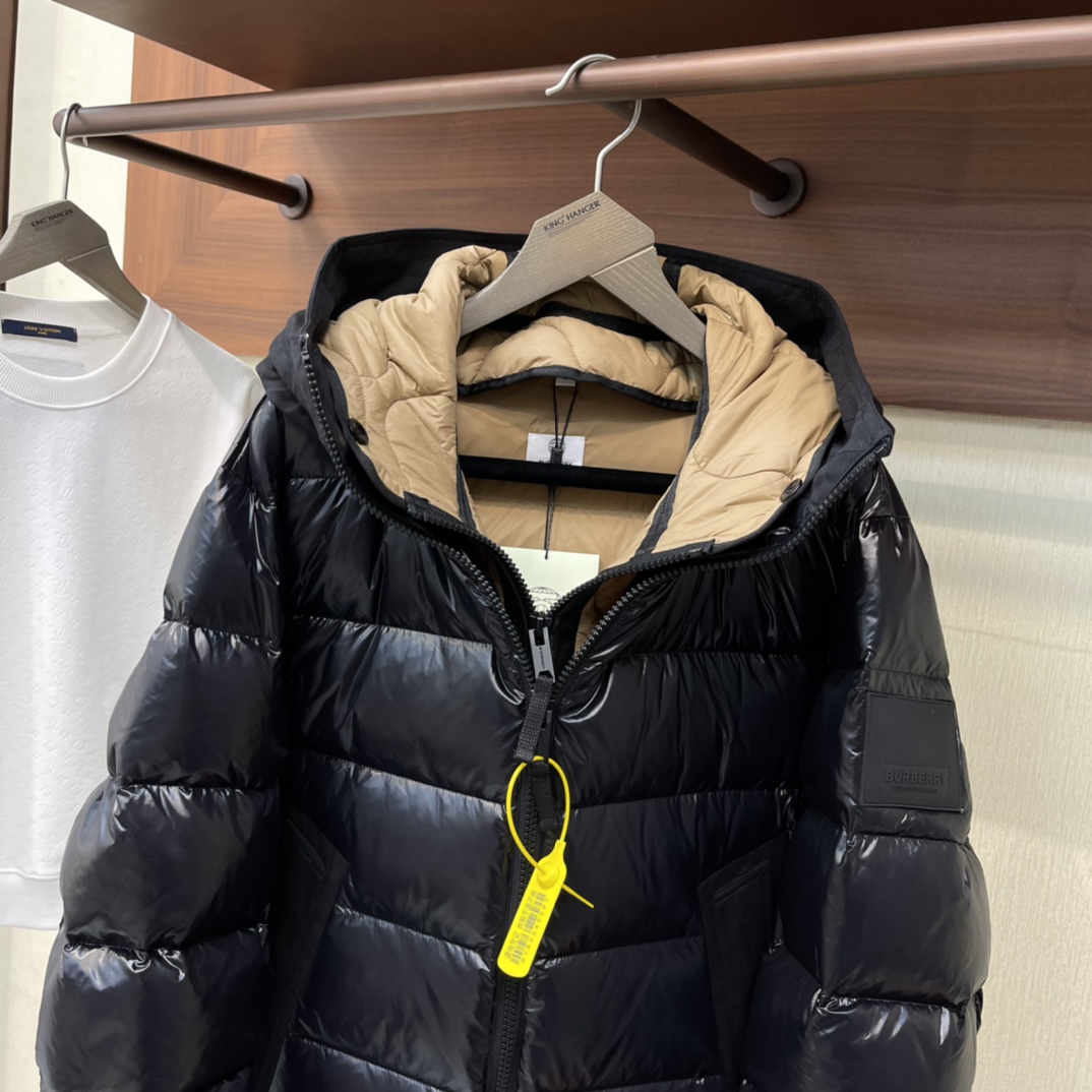 Burberry Hooded Puffer Jacket - DesignerGu