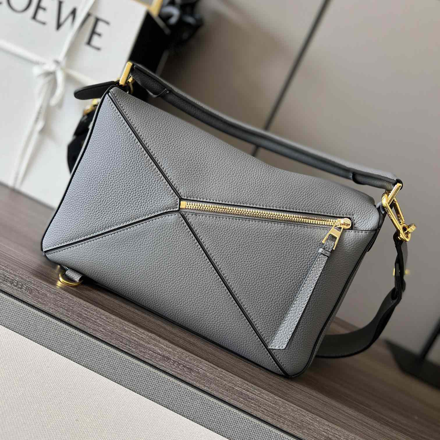 Loewe Puzzle Bag In Classic Calfskin(29-19.5-14cm) - DesignerGu