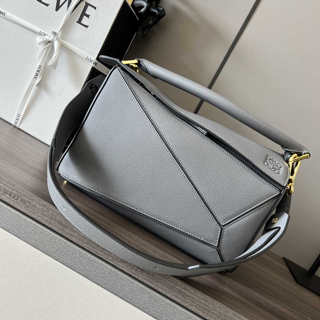 Loewe Puzzle Bag In Classic Calfskin(29-19.5-14cm) - DesignerGu