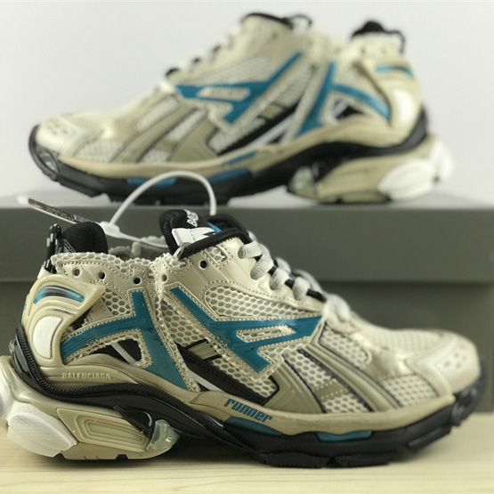 Balenciaga Runner Sneaker  - DesignerGu