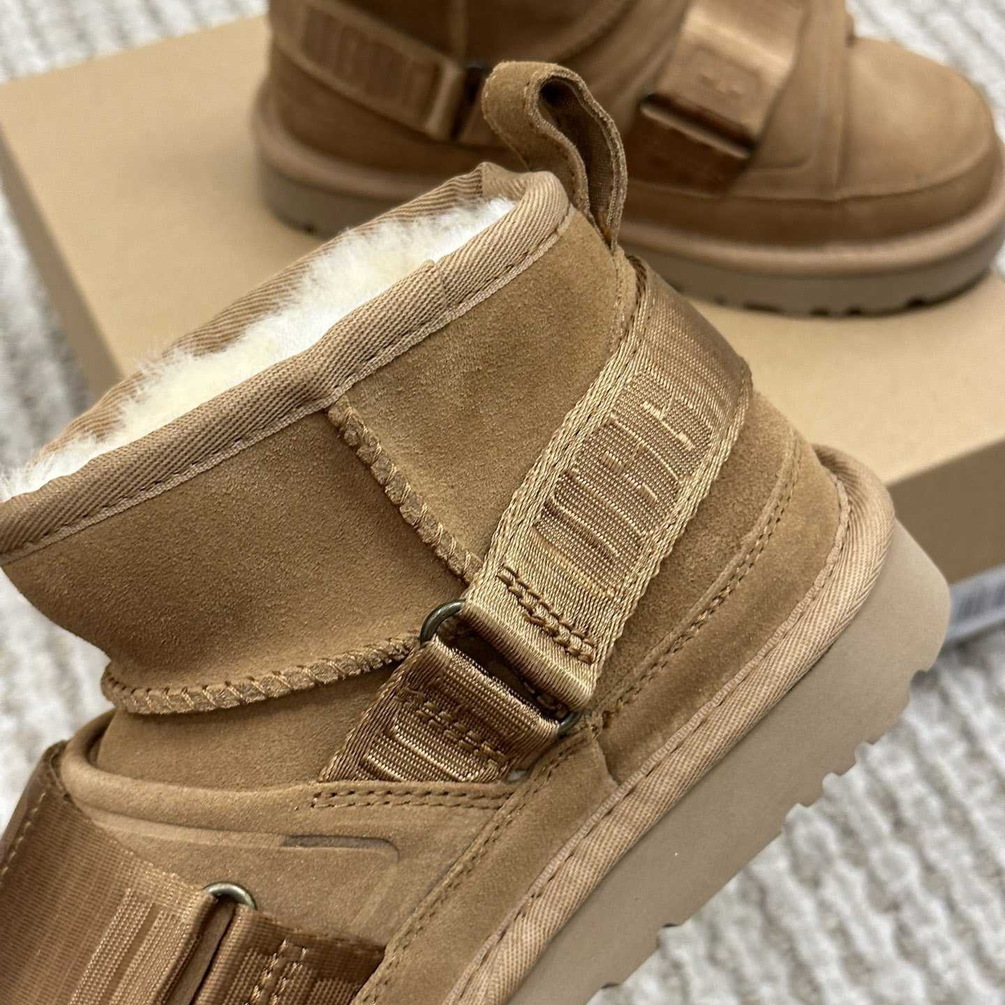 Ugg Logo Boots - DesignerGu