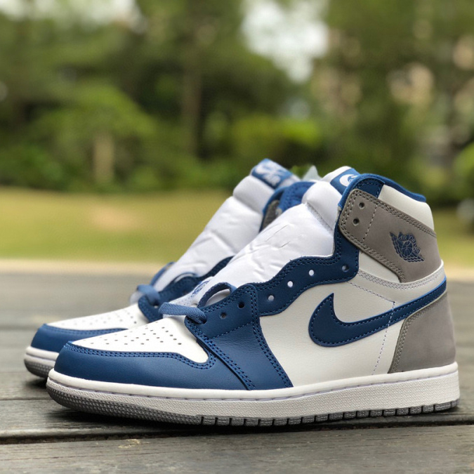 Air Jordan 1 Retro Sneaker   fd1437-410 - DesignerGu