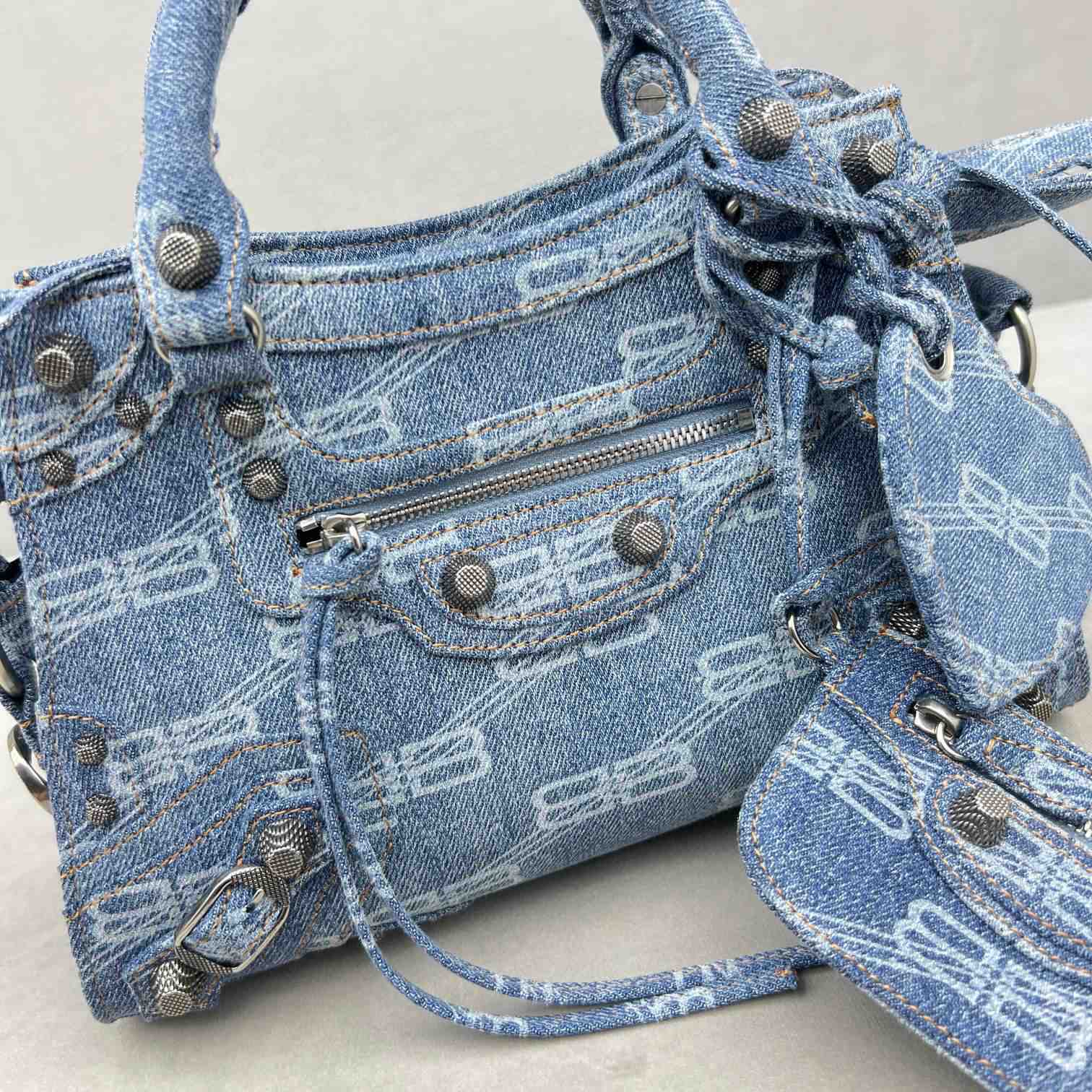 Balenciaga Neo Cagole XS Studded Printed Denim Tote(26-10-17cm) - DesignerGu