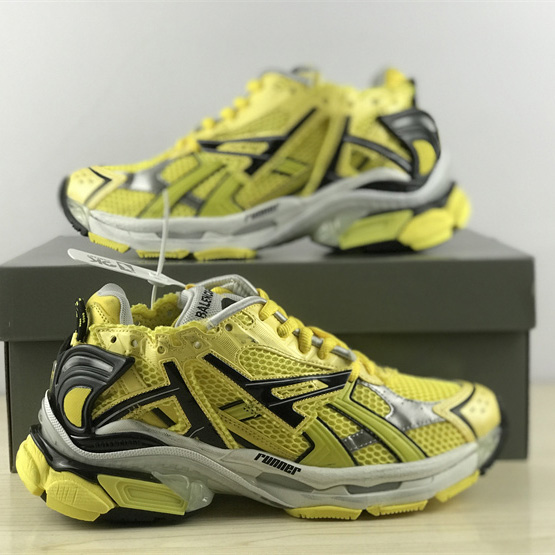 Balenciaga Runner Sneaker  - DesignerGu