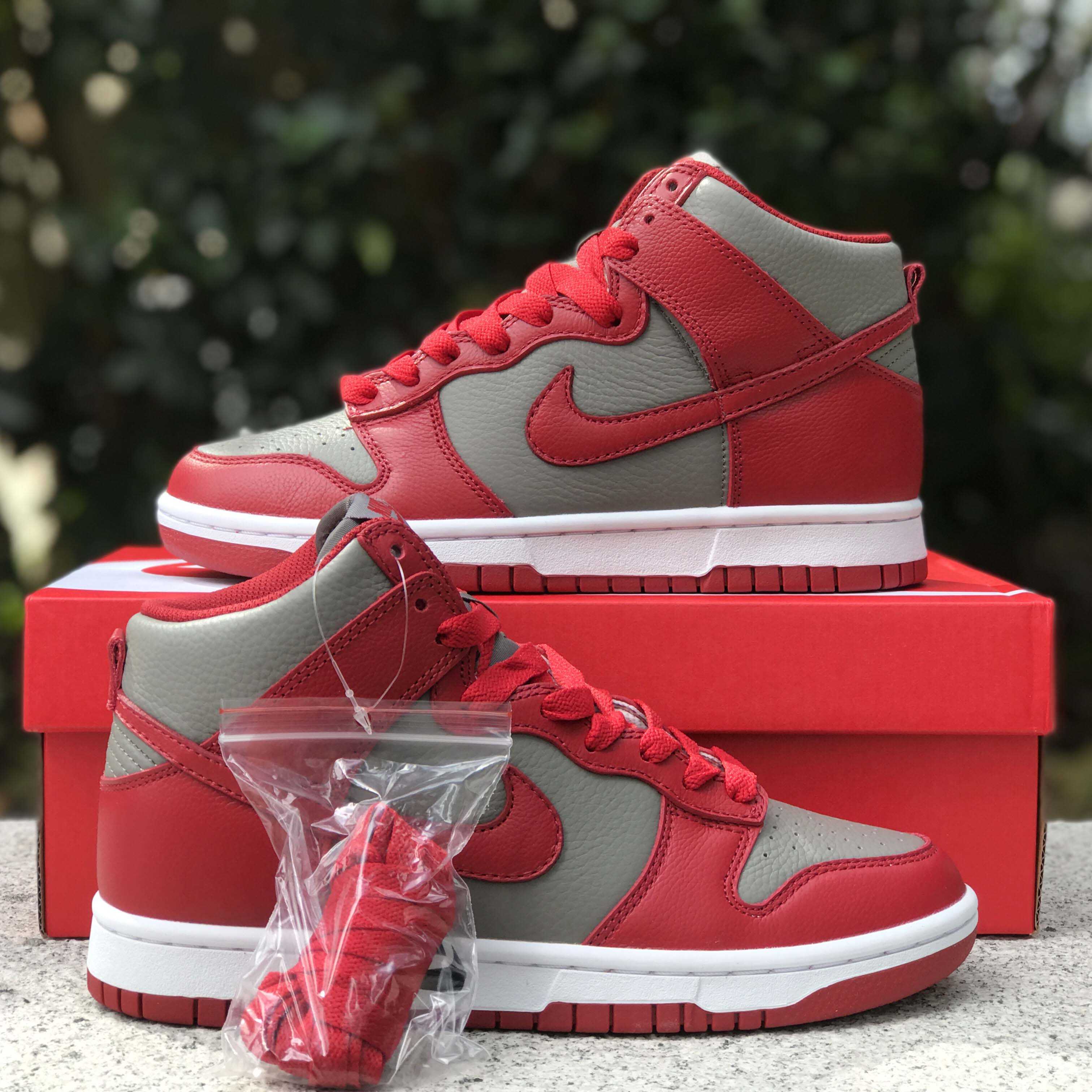 Nike Dunk High Unlv Sneaker        850477-001 - DesignerGu