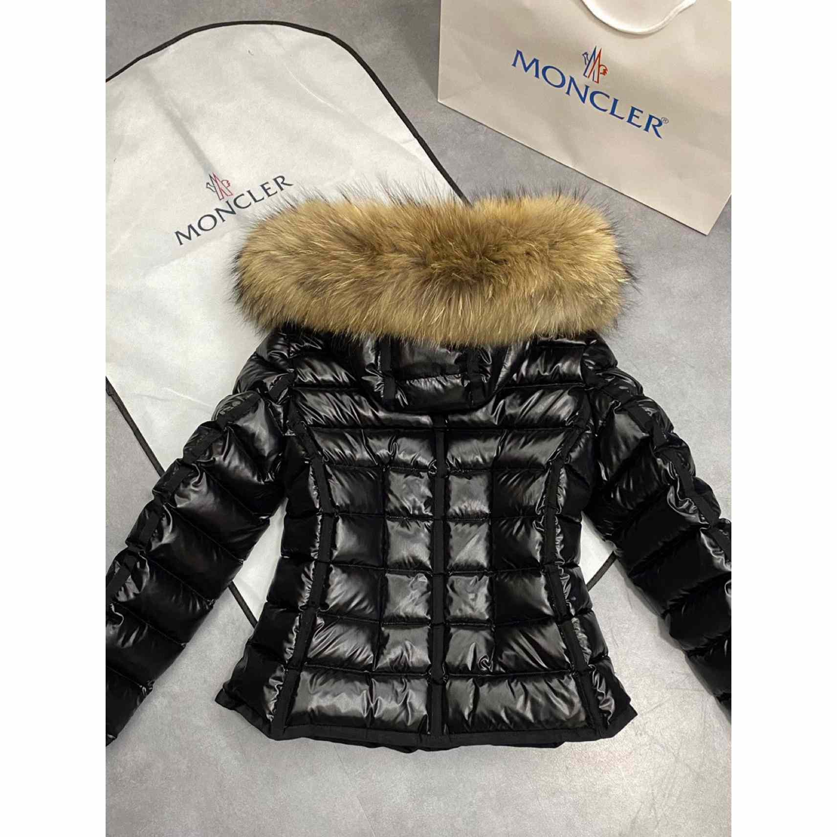 Moncler Armoise Short Down Jacket - DesignerGu