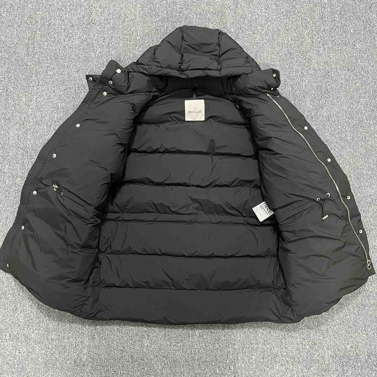 Moncler Bauges Short Down Jacket - DesignerGu