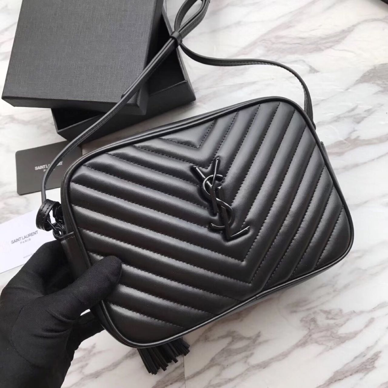 Saint Laurent Black Leather Shoulder Bag ( 23-16-6 cm) - DesignerGu