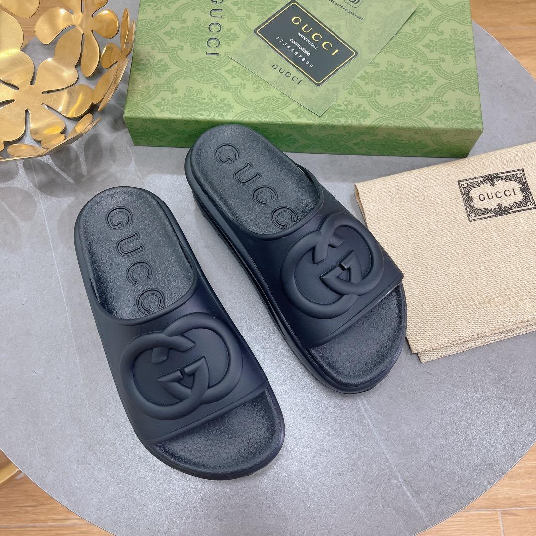 Gucci Women's Slide With Interlocking G - DesignerGu