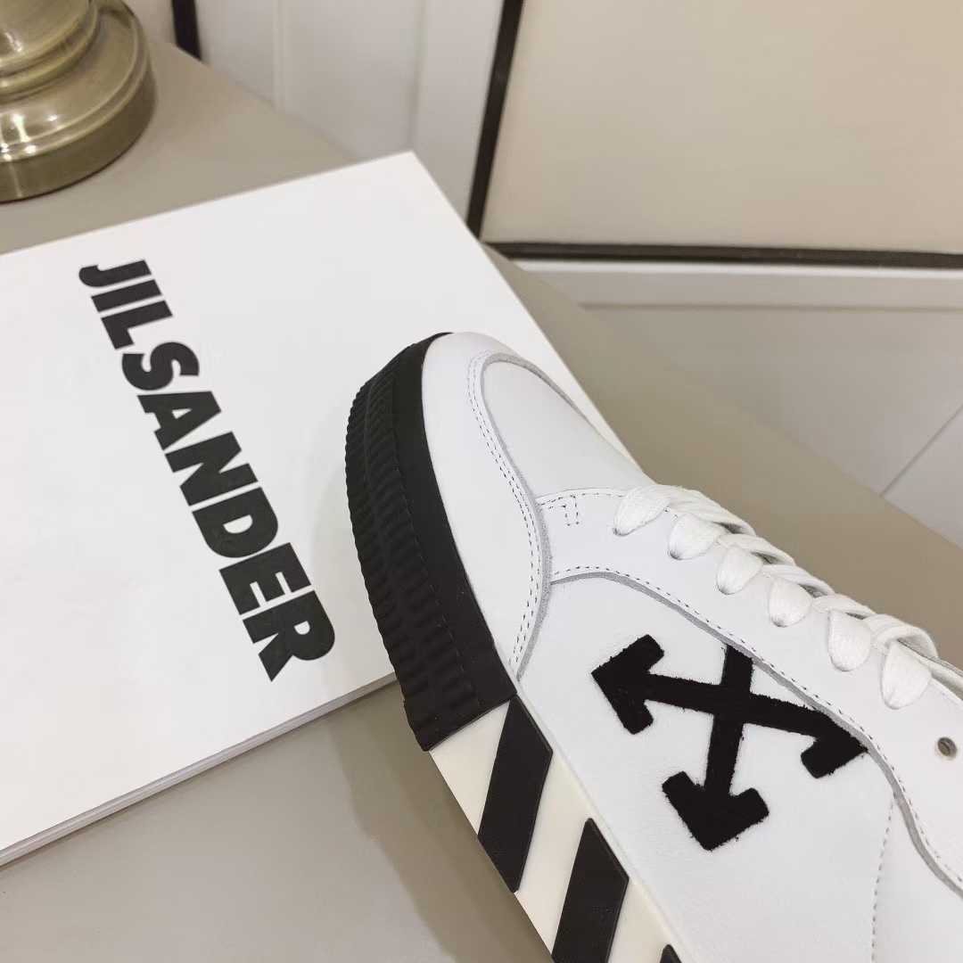 Off White Canvas Vulcanized Low Sneakers - DesignerGu