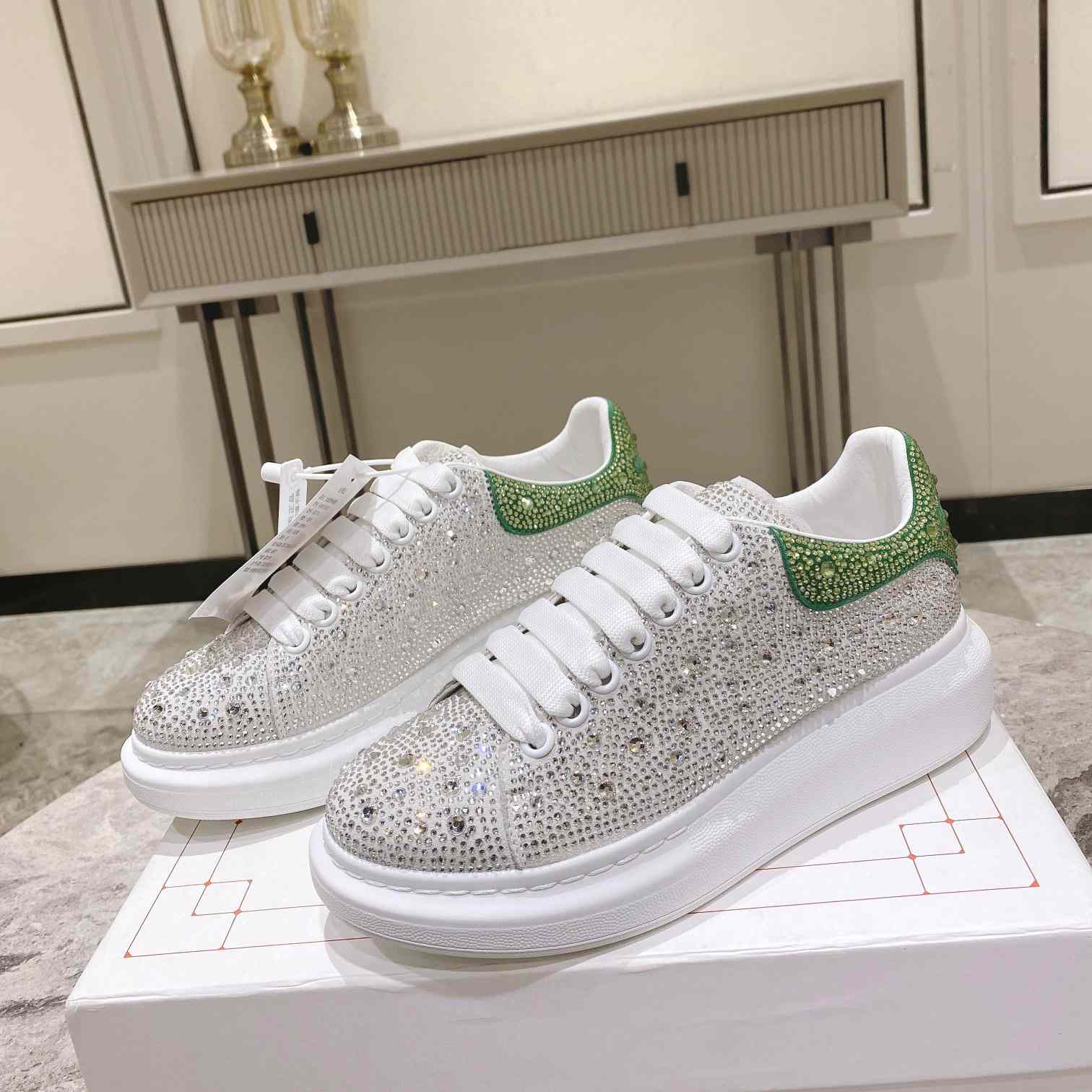 Alexander Mqueen Women's  Oversized Sneaker In White/Acid Green - DesignerGu