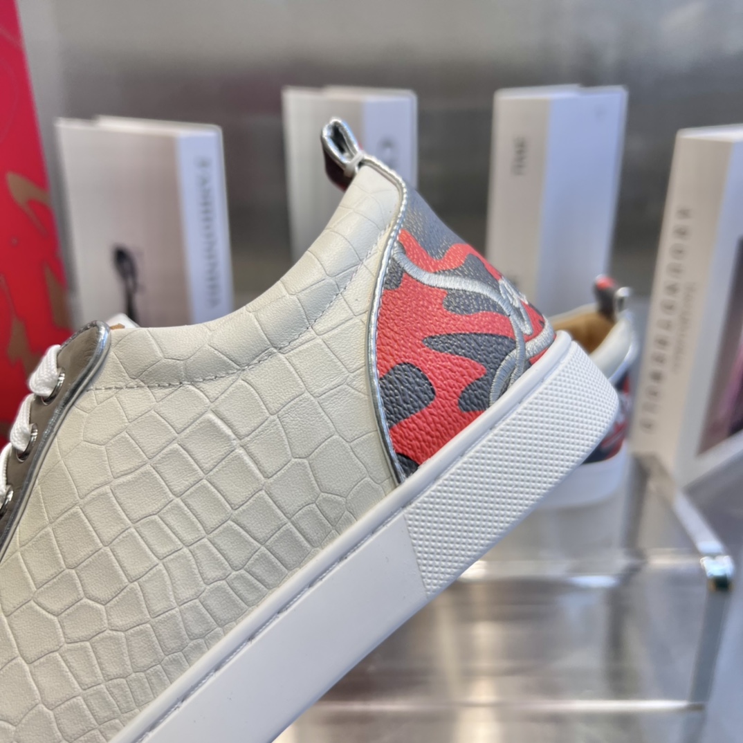 Christian Louboutin Low-Top Sneaker  - DesignerGu