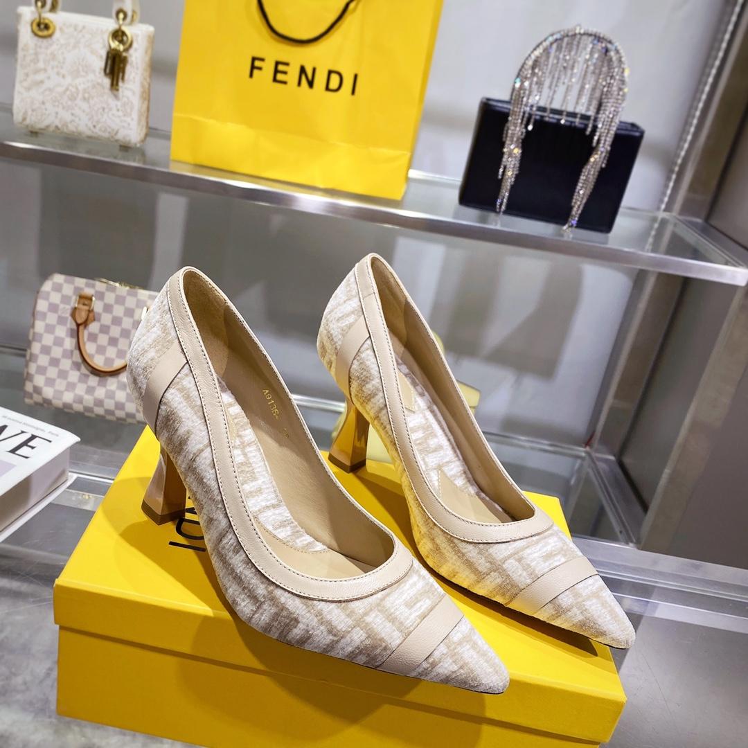 Fendi Baguette Pump - DesignerGu