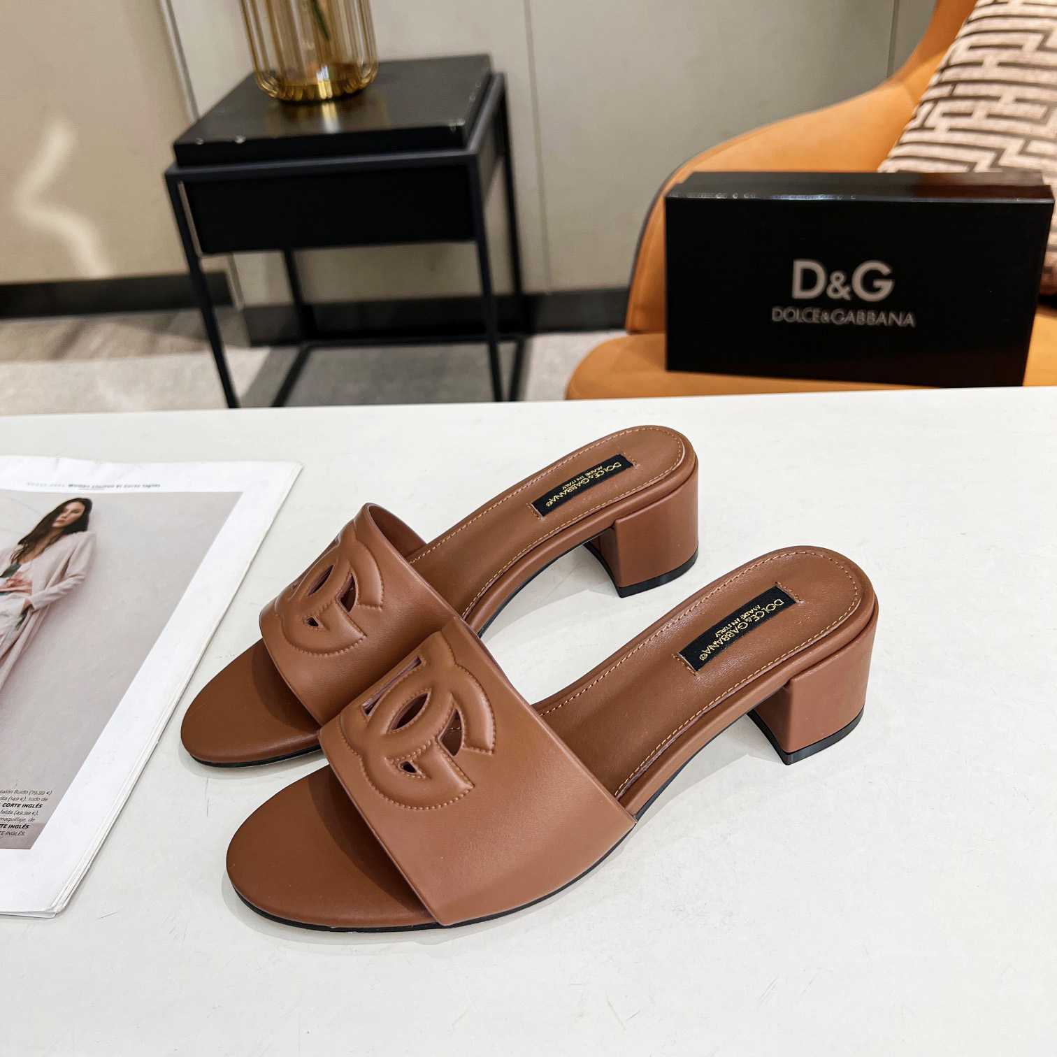 Dolce & Gabbana Calfskin Sliders With DG Logo - DesignerGu