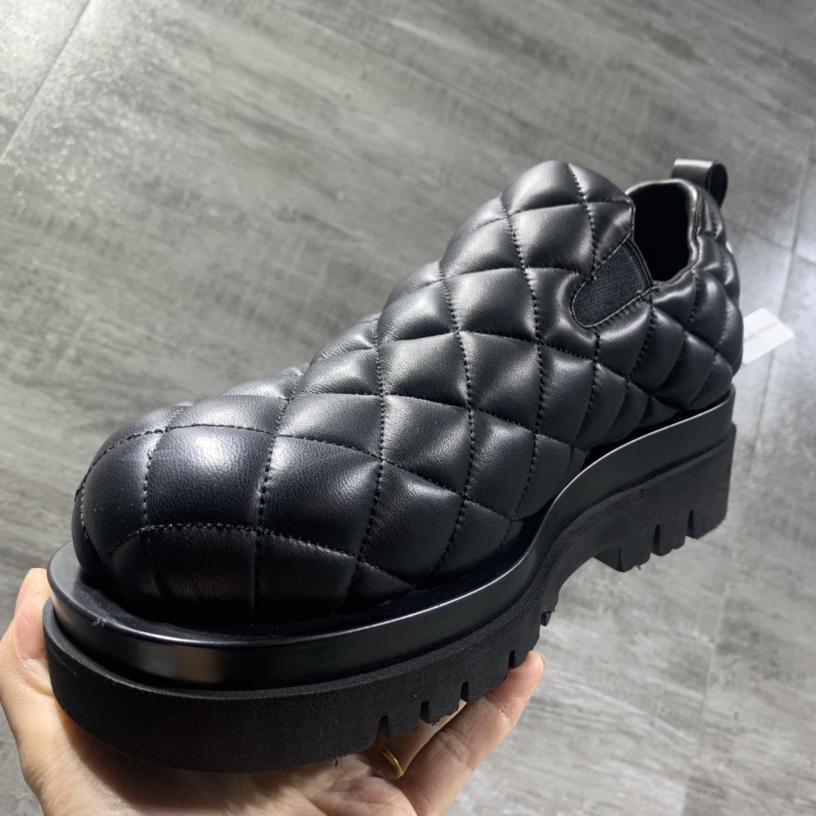 Bottega Veneta Men's Black Quilted Slip On Shoes - DesignerGu