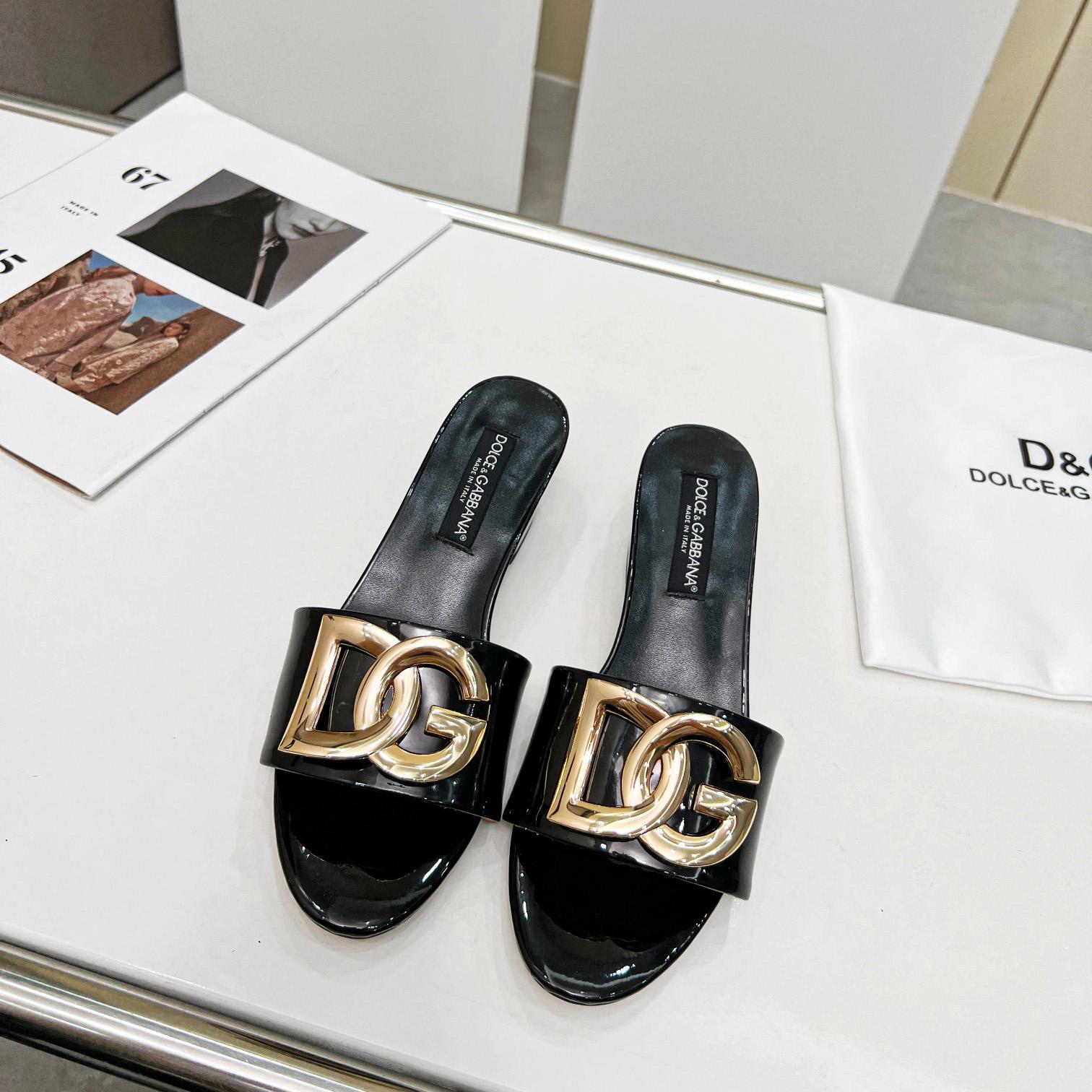 Dolce & Gabbana Polished Calfskin Sliders With DG Logo - DesignerGu