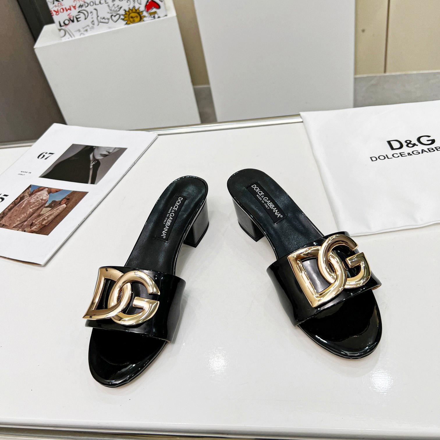 Dolce & Gabbana Polished Calfskin Sliders With DG Logo - DesignerGu