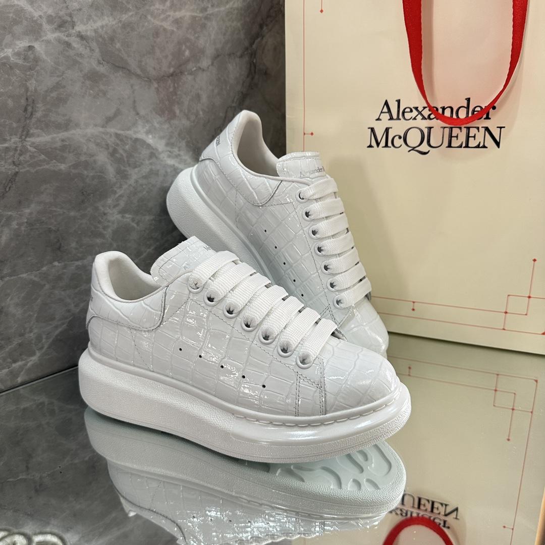 Alexander Mqueen Oversized Low-Top Sneakers - DesignerGu