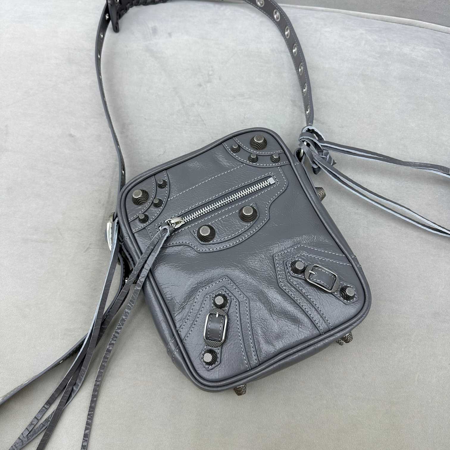 Balenciaga Men's Le Cagole Crossbody Bag(21-17-4.5cm) - DesignerGu