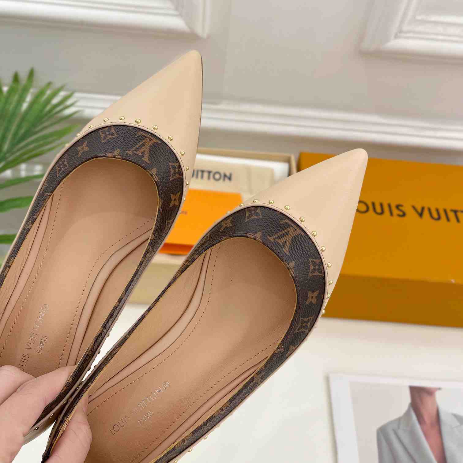 Louis Vuitton Signature Flat Ballerina    - DesignerGu