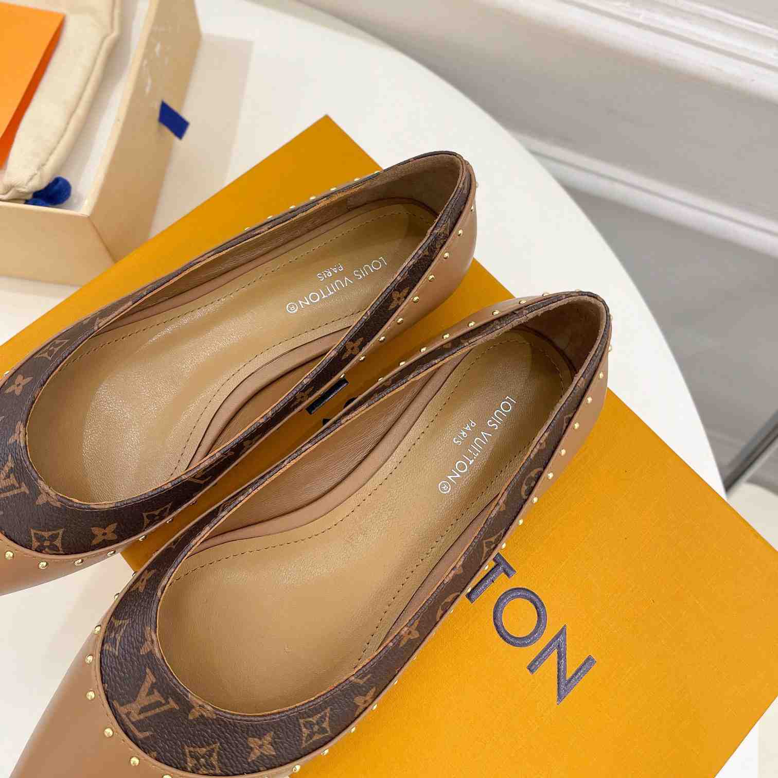 Louis Vuitton Signature Flat Ballerina    - DesignerGu