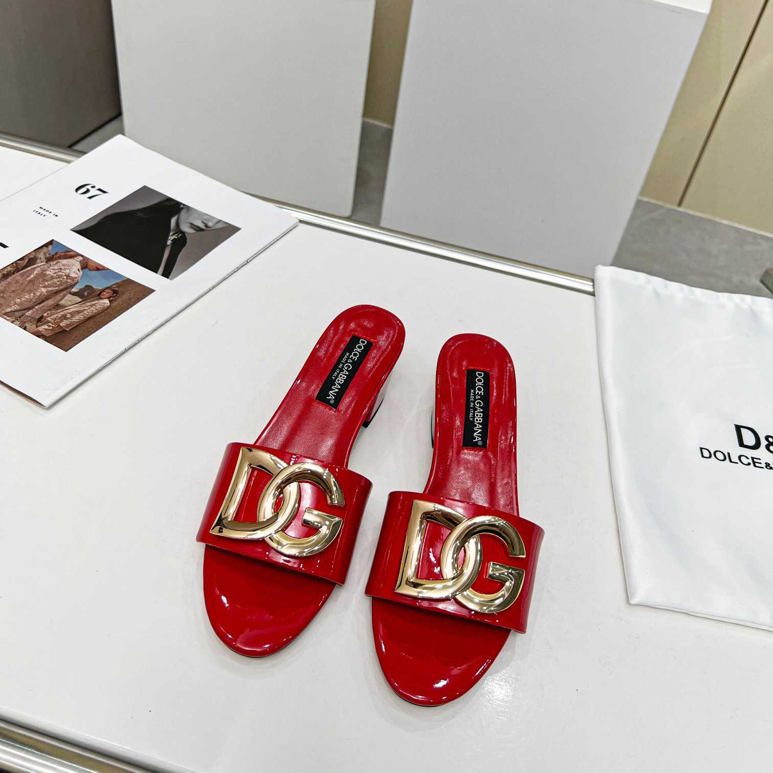 Dolce & Gabbana Polished Calfskin Sliders With DG Logo - DesignerGu