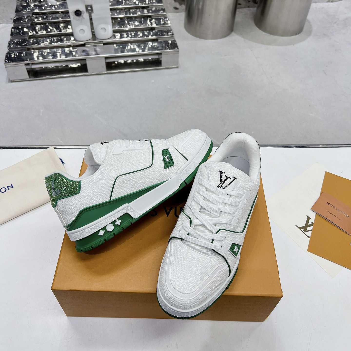 Louis Vuitton LV Trainer Sneaker          1AARLO - DesignerGu