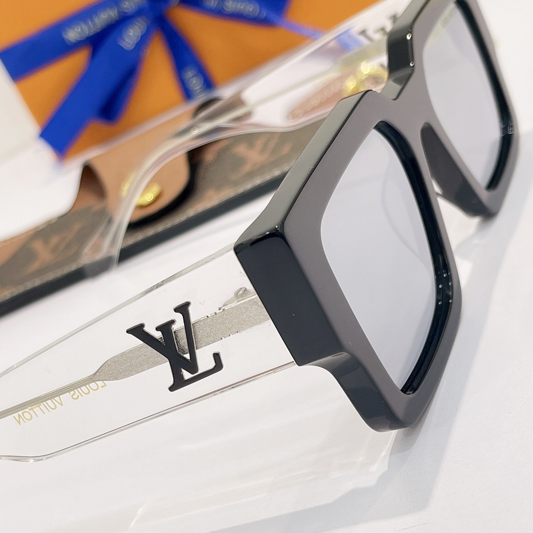 Louis Vuitton LV Clash Square Sunglasses   Z1580W - DesignerGu