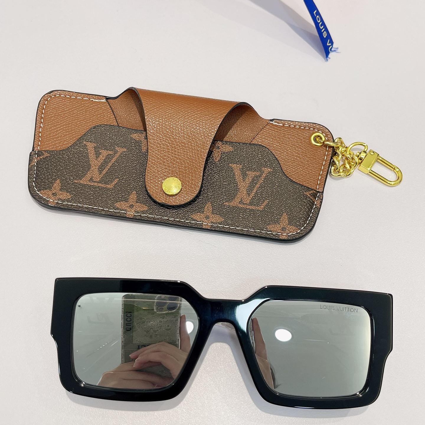 Louis Vuitton LV Clash Square Sunglasses   Z1580W - DesignerGu